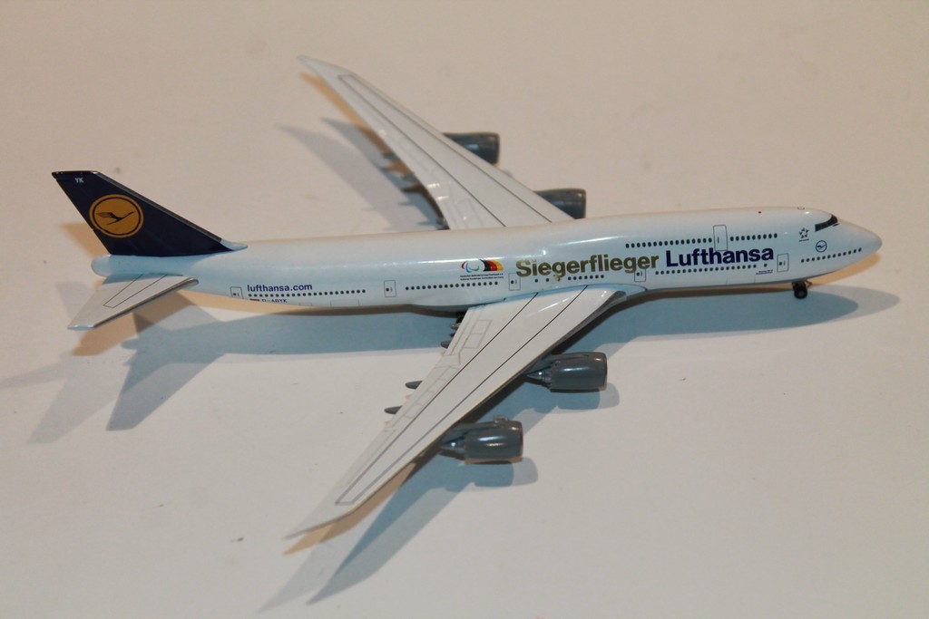 BOEING 747-8 LUFTHANSA SIEGERFLIEGER 2016 HERPA 1/500°
