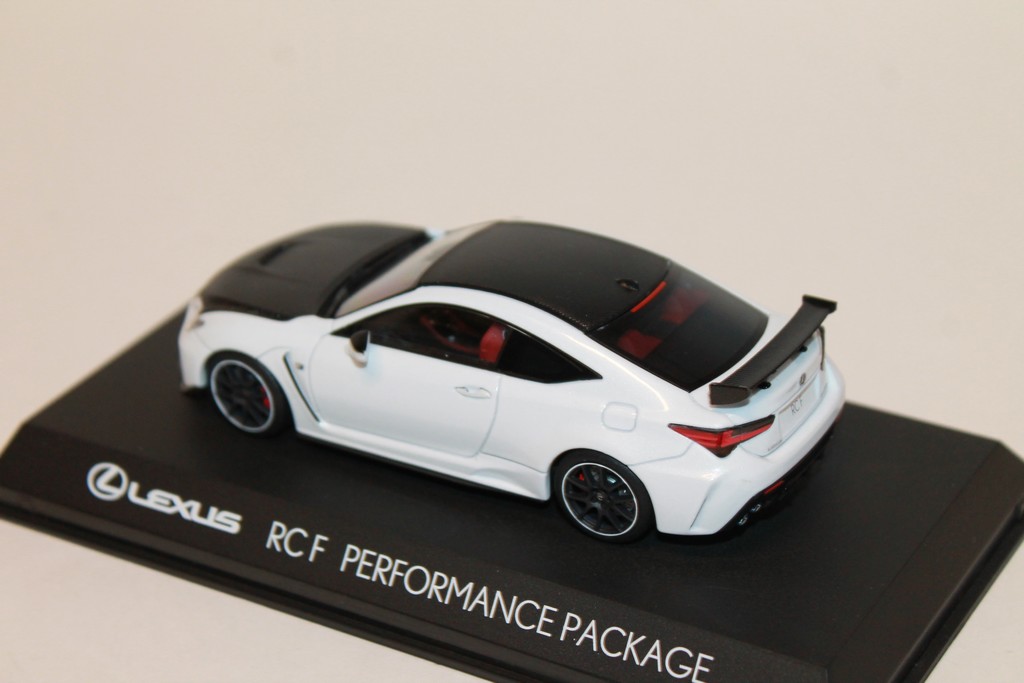 LEXUS RC F PERFORMANCE PACKAGE KYOSHO 1/43°