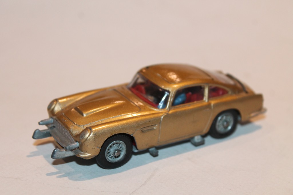 aston martin db5 james bond miniature