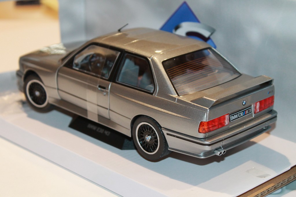 BMW M3 1990 GRISE SOLIDO 1/18°