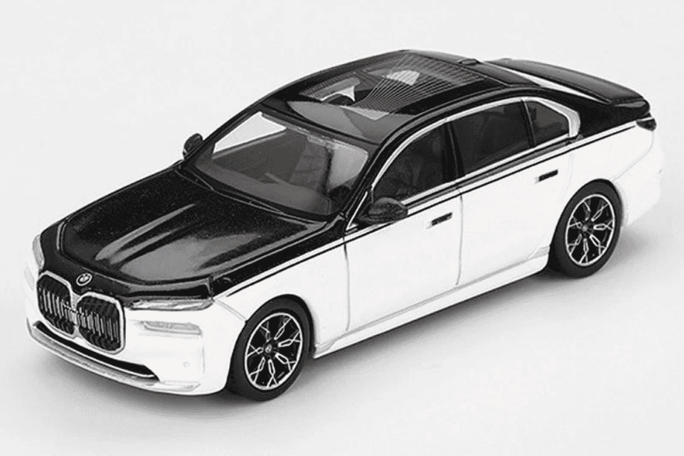 BMW I7 xDrive60 Alpine White Black Sapphire Mini GT 1/64°