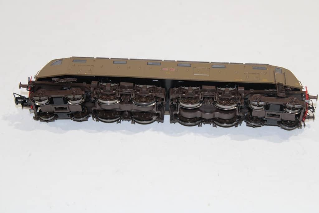 LOCOMOTIVE ELECTRIQUE E428 204 RIVAROSSI 1/87°