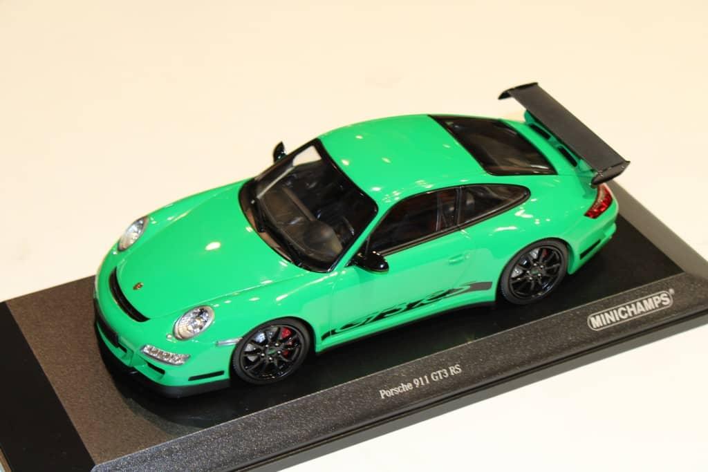 PORSCHE 911 TYPE 997 GT3 RS 2007 GREEN MINICHAMPS 1/18°