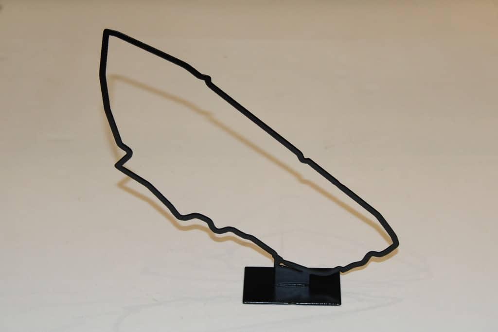 TRACE CIRCUIT DES 24H ACIER NOIR SUR PIED H23CM