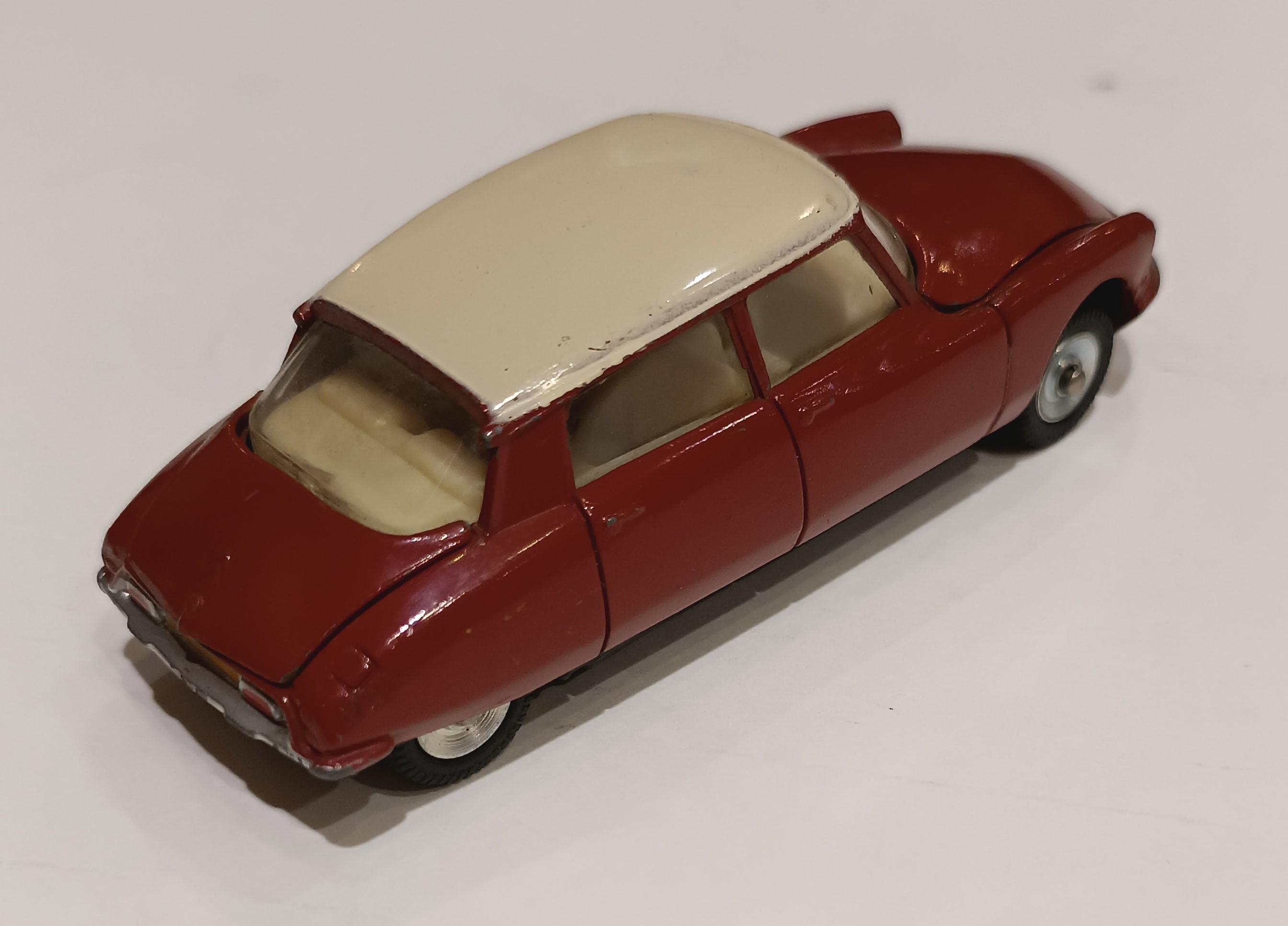 Citroën DS19 Dinky Toys 1/43