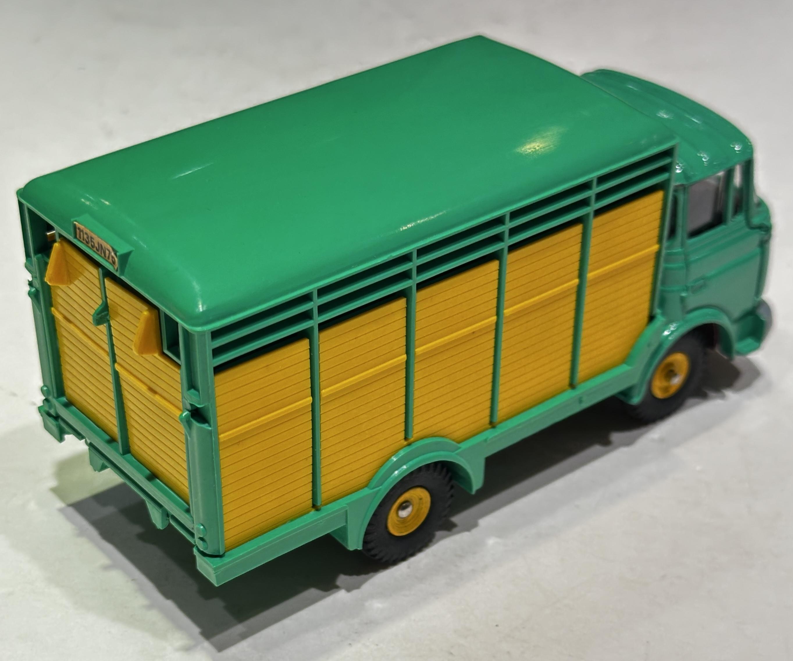 BERLIET GAK TRANSPORT ANIMAUX DINKY 1/43