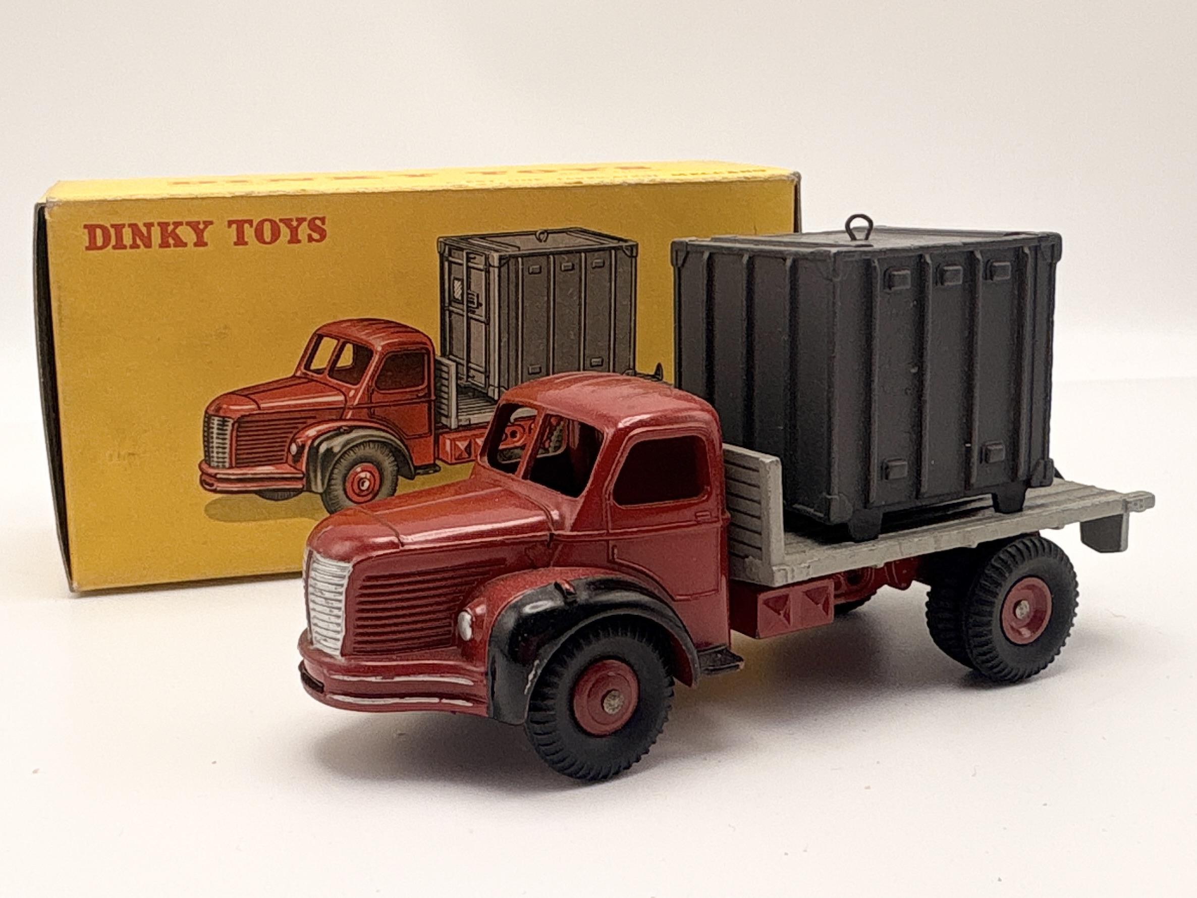 PLATEAU BERLIET AVEC CONTAINER DINKY TOYS 1/43
