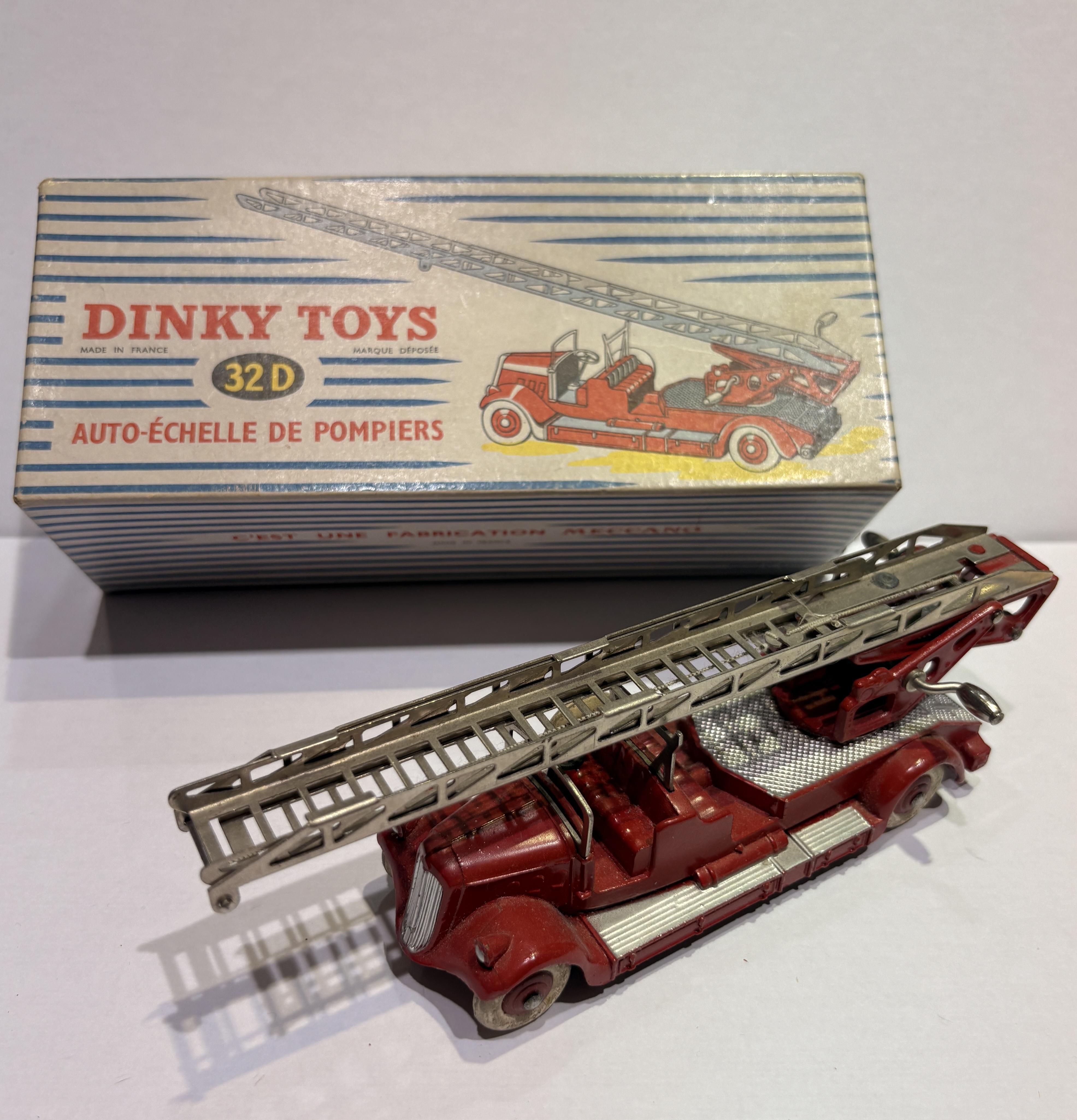 AUTO-ECHELLE DE POMPIERS 32D  DINKY TOYS 1/55