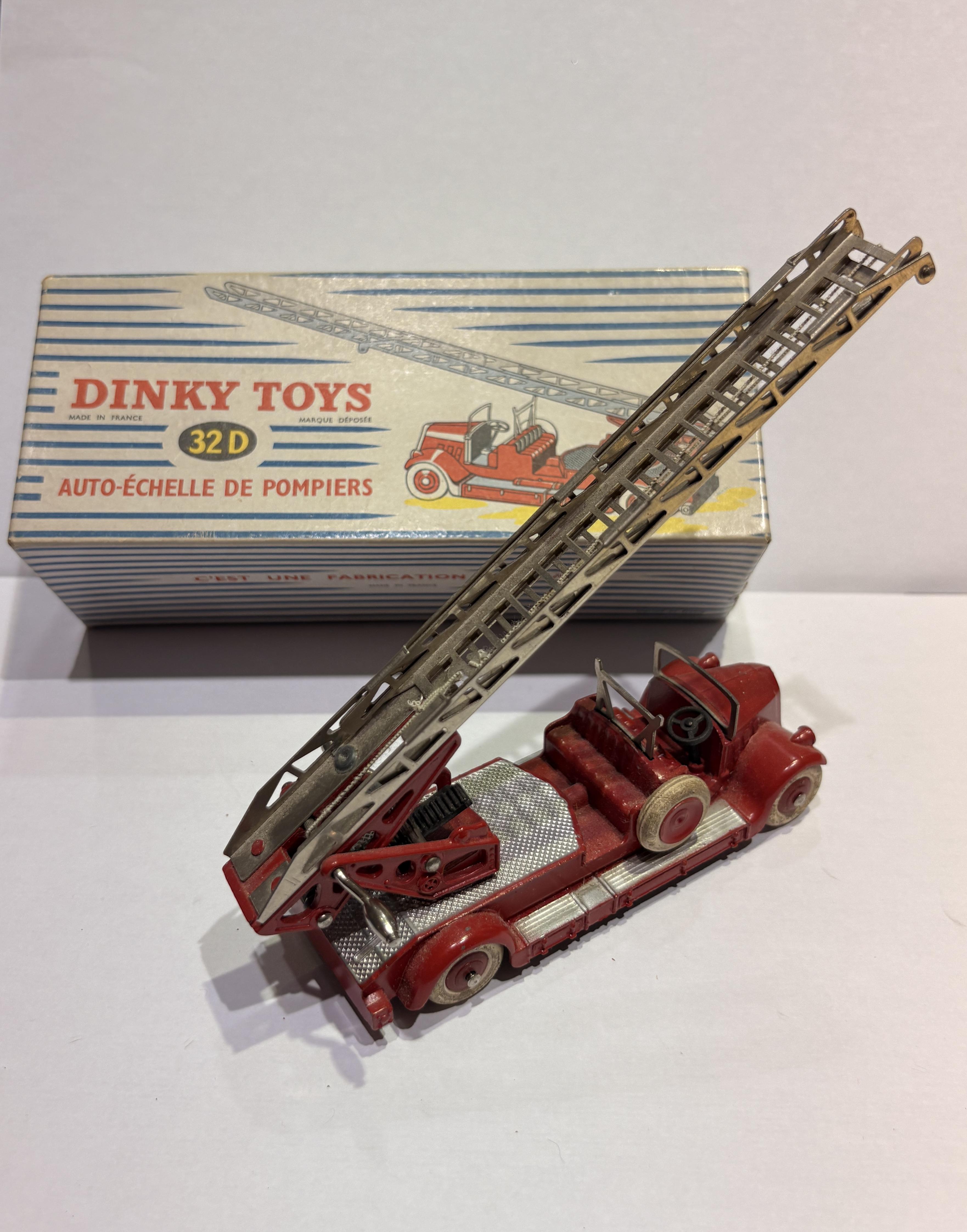AUTO-ECHELLE DE POMPIERS 32D  DINKY TOYS 1/55