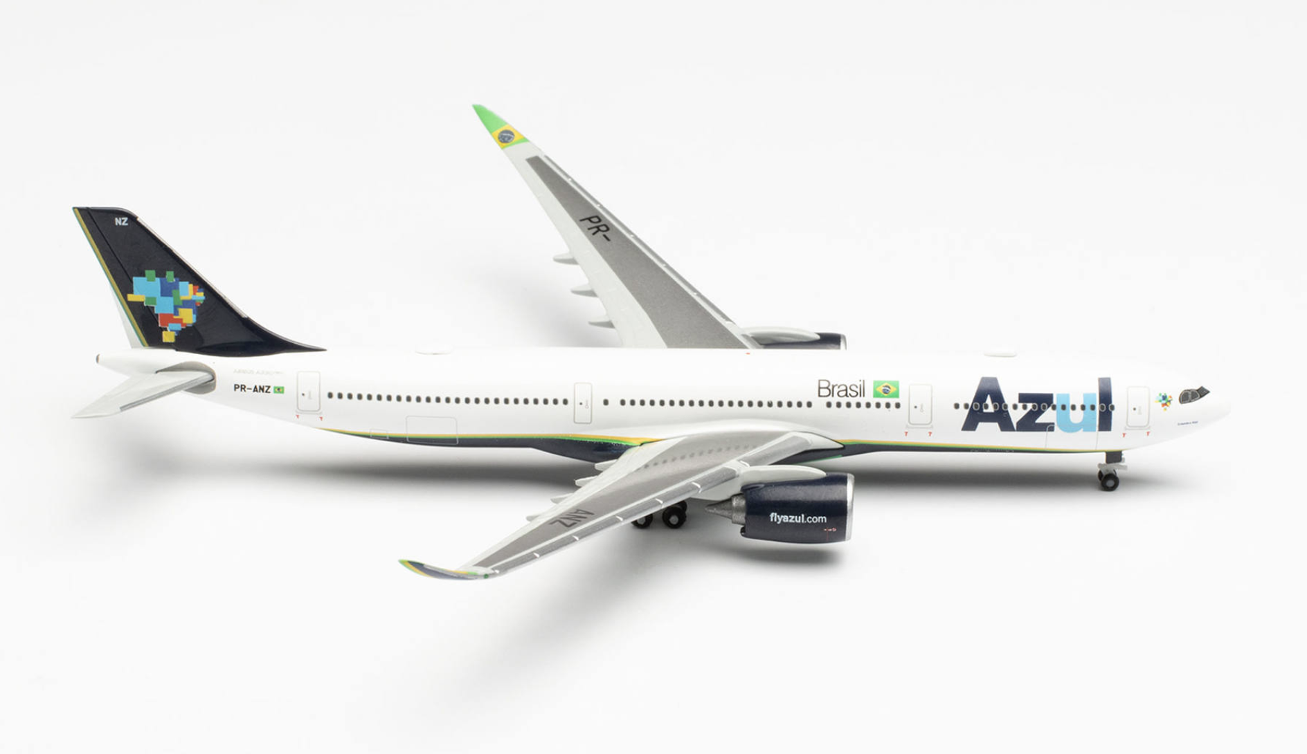 Azul Brazilian Airlines Airbus A330-900neo – PR-ANZ “O mundo é Azul” HERPA 1/500