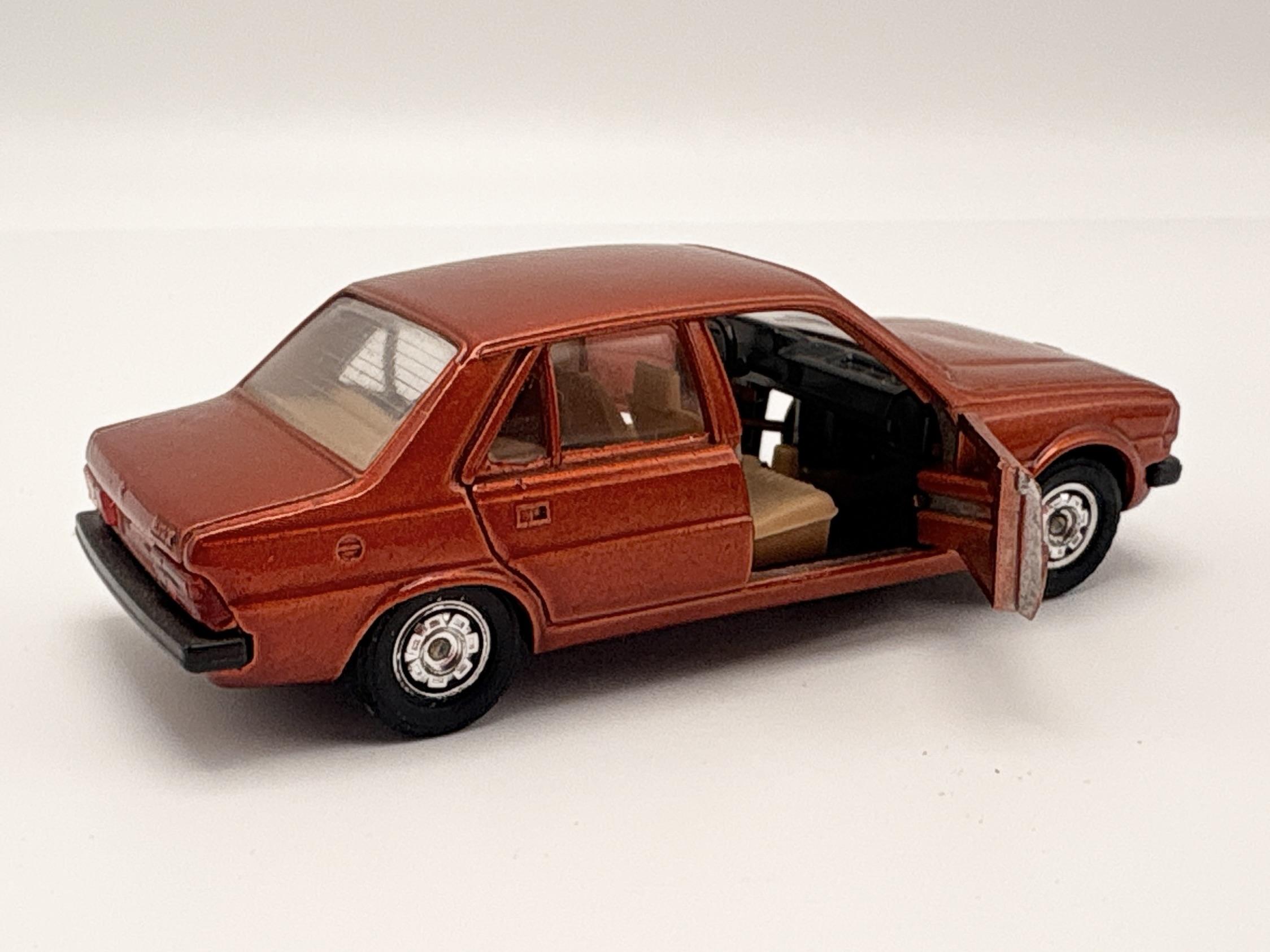 PEUGEOT 305 N°90 SOLIDO 1/43
