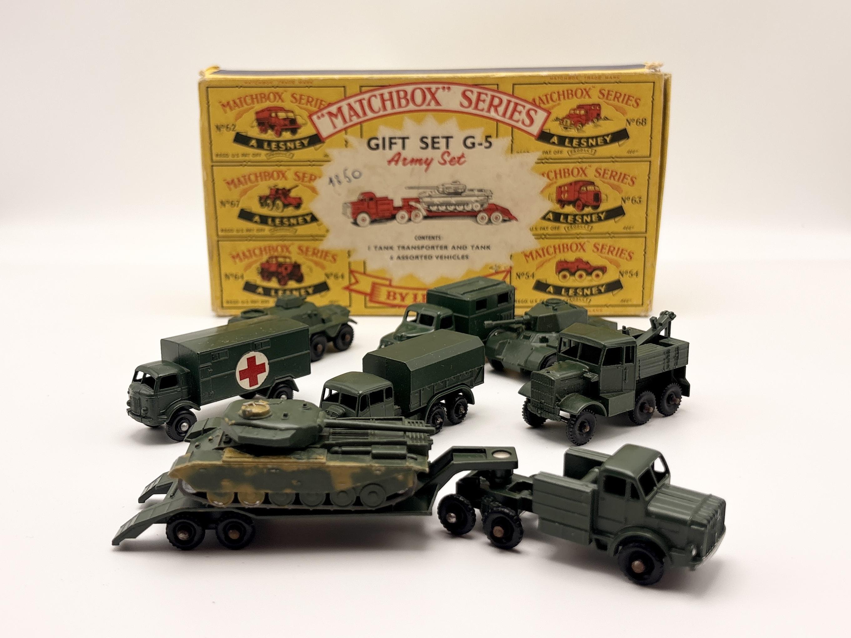GIFT BOX ARMY SET MATCHBOX 1/43