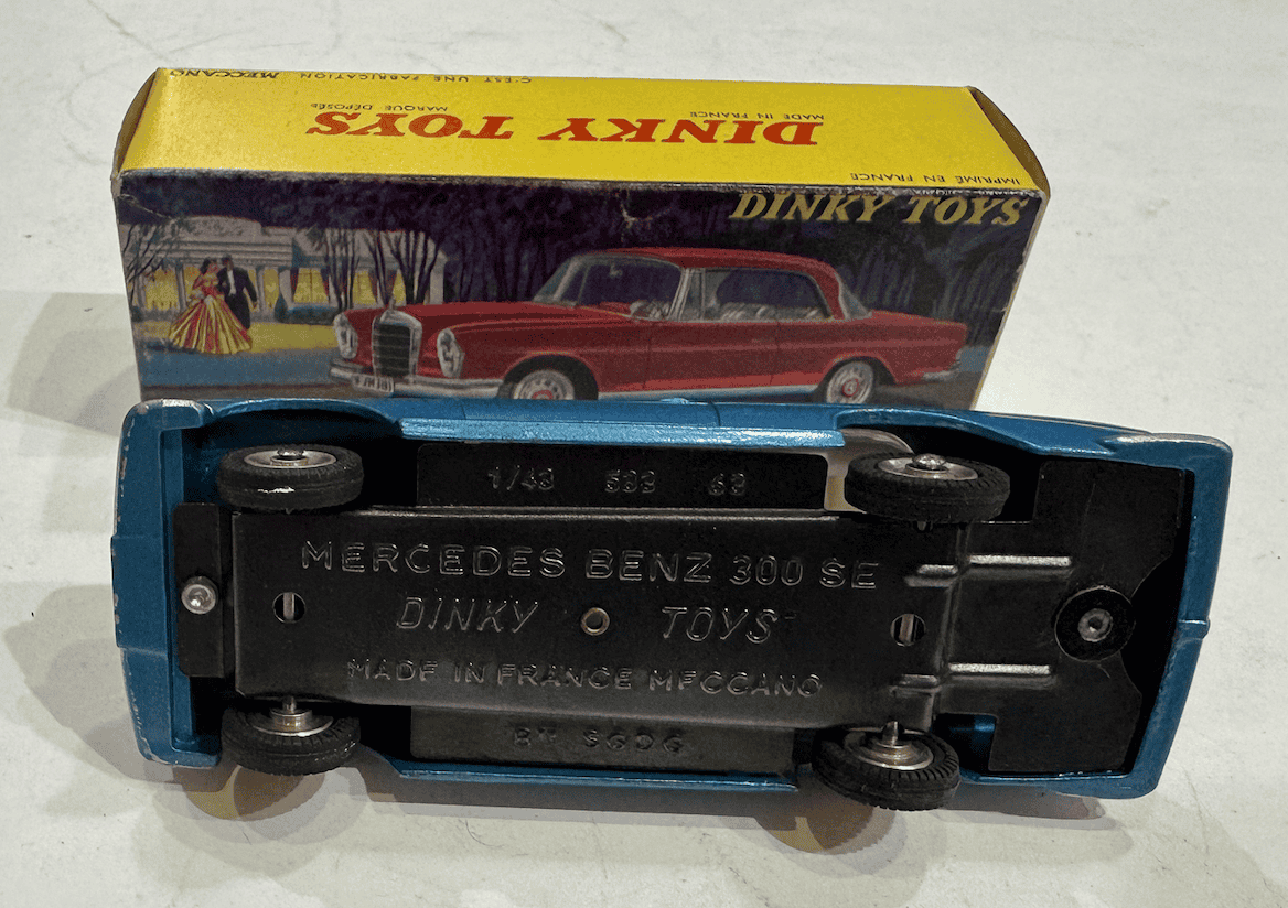 MERCEDES BENS 300 SE COUPE DINKY TOYS 1/43°