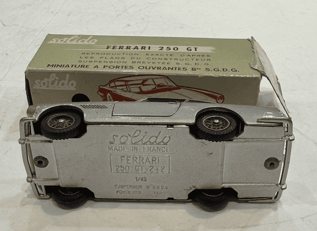 FERRARI 250 GT 2+2 SOLIDO 1/43