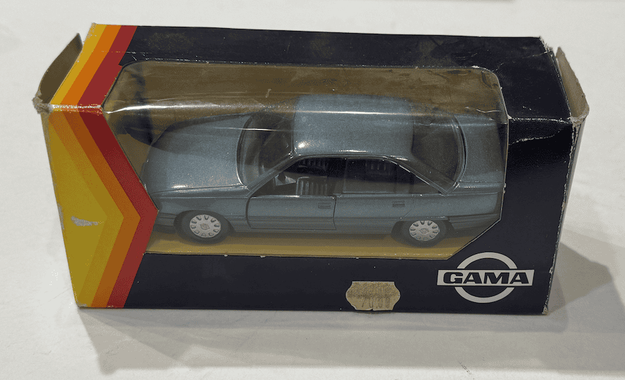 OPEL OMEGA GAMA 1/43