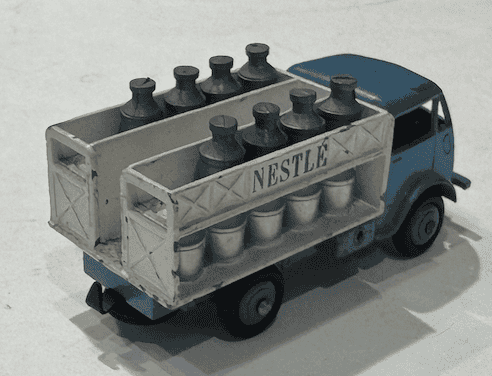 Camion laitier Studebaker Nestlé DINKY TOYS 1/43°