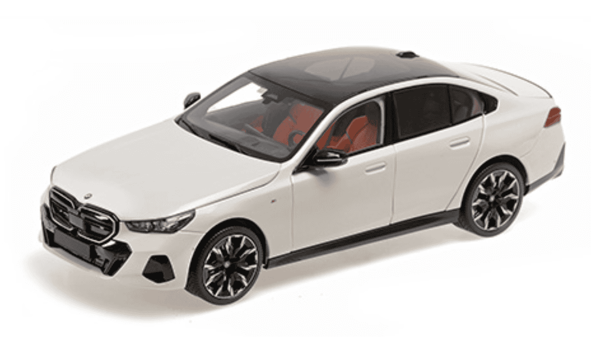 BMW i5 2023 WHITE MINICHAMPS 1/18