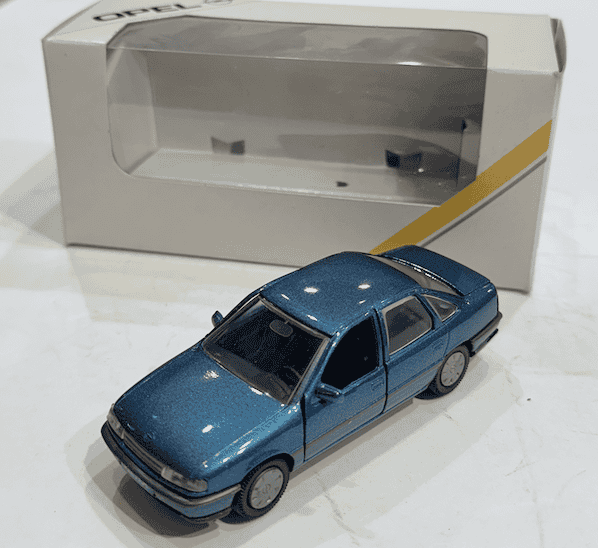 OPEL VECTRA GAMA 1/43