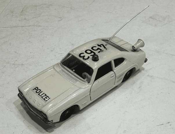 FORD CAPRI 1700 GT POLICE SIKU 1/64