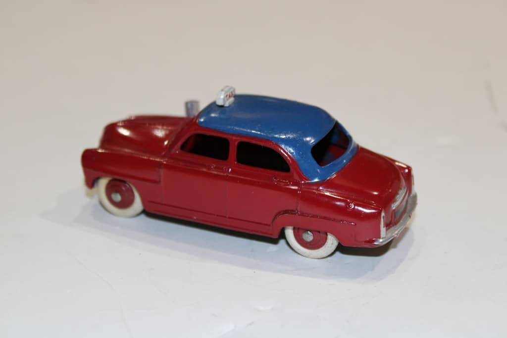 SIMCA 9 ARONDE "TAXI" 1951 DINKY TOYS 1/43°