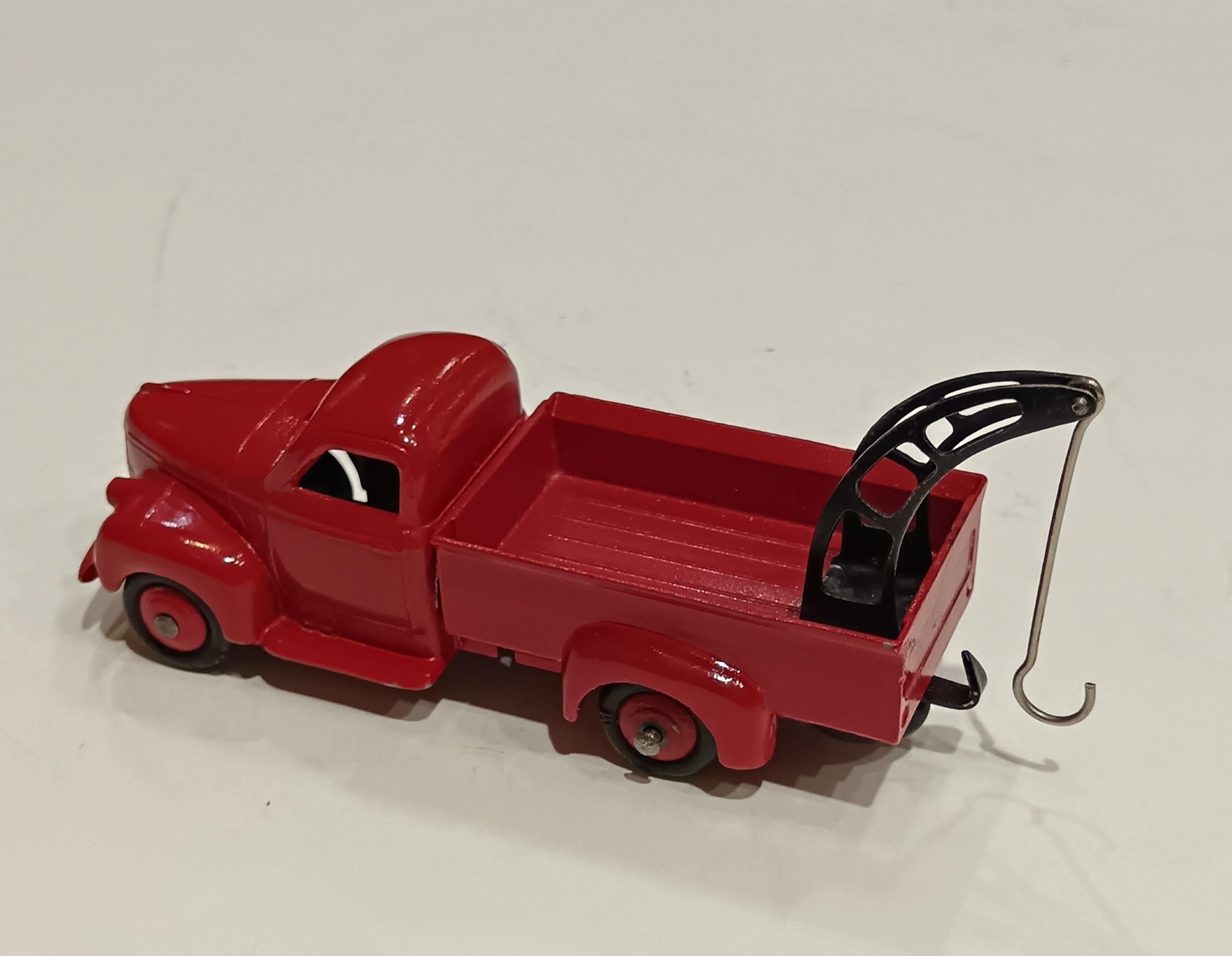 Ford Camionnette De Depannage rouge Dinky Toys