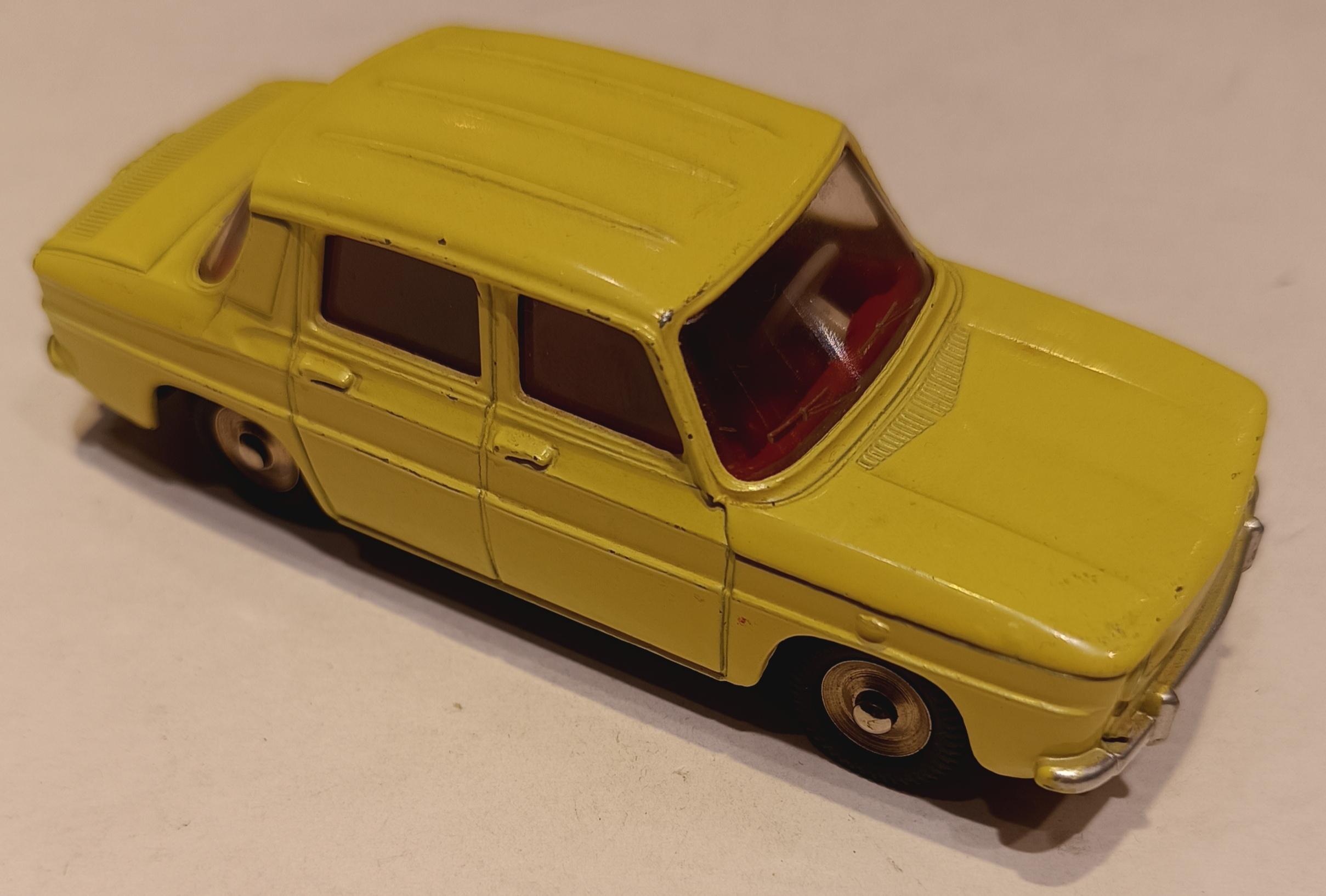 RENAULT R8 DINKY TOYS 1/43