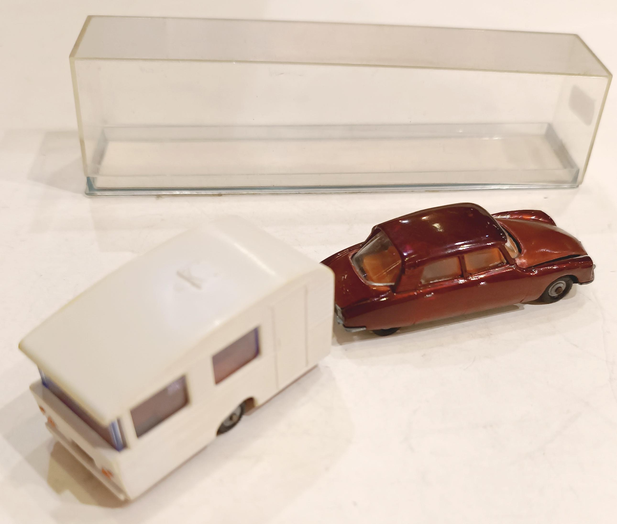 CITROEN DS ET CARAVANE MAJORETTE 1/64