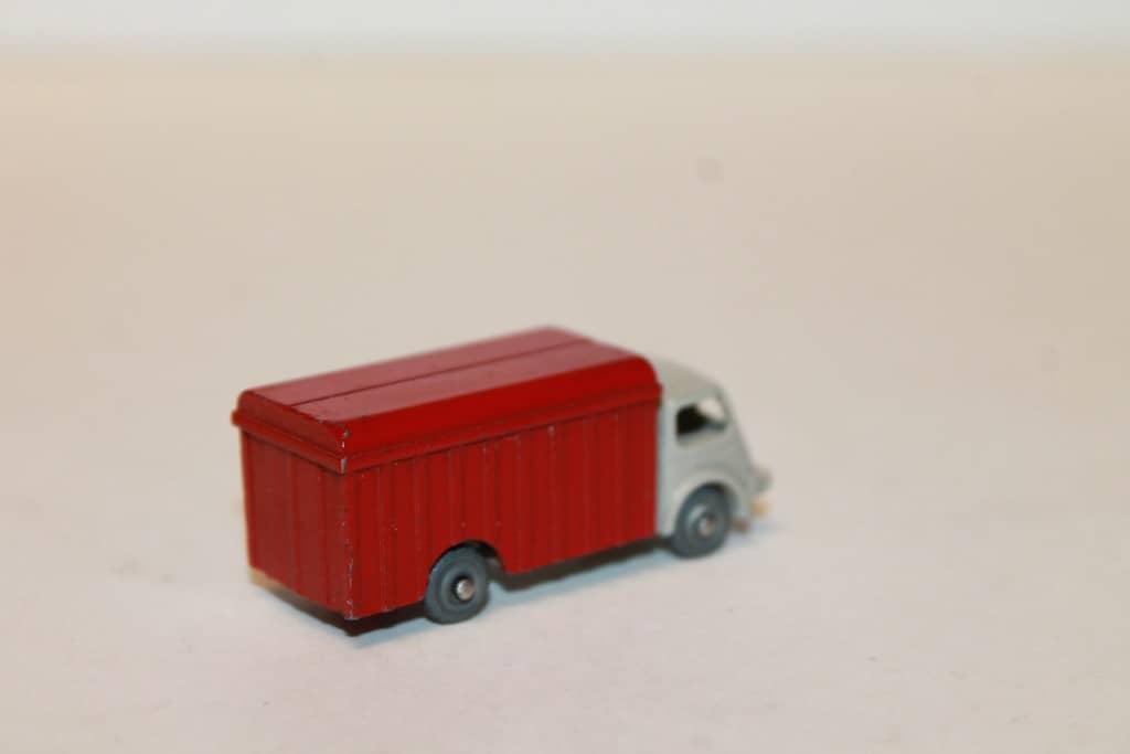 RENAULT BAHUT 1950 CIJ 1/110°