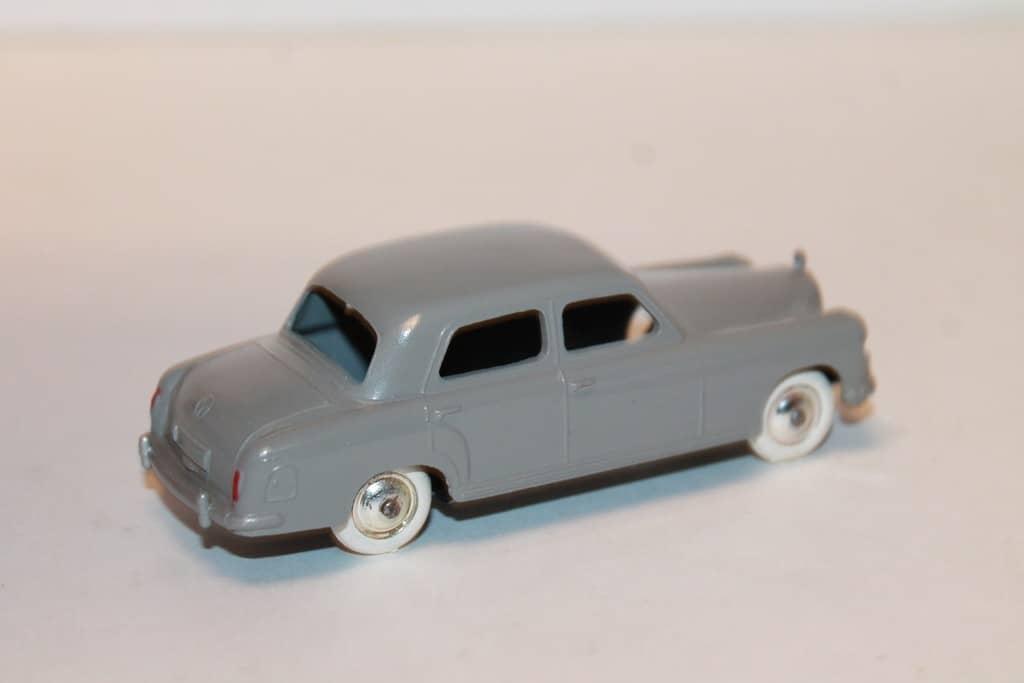 MERCEDES-BENZ 220 GRIS 1955 CIJ 1/43°