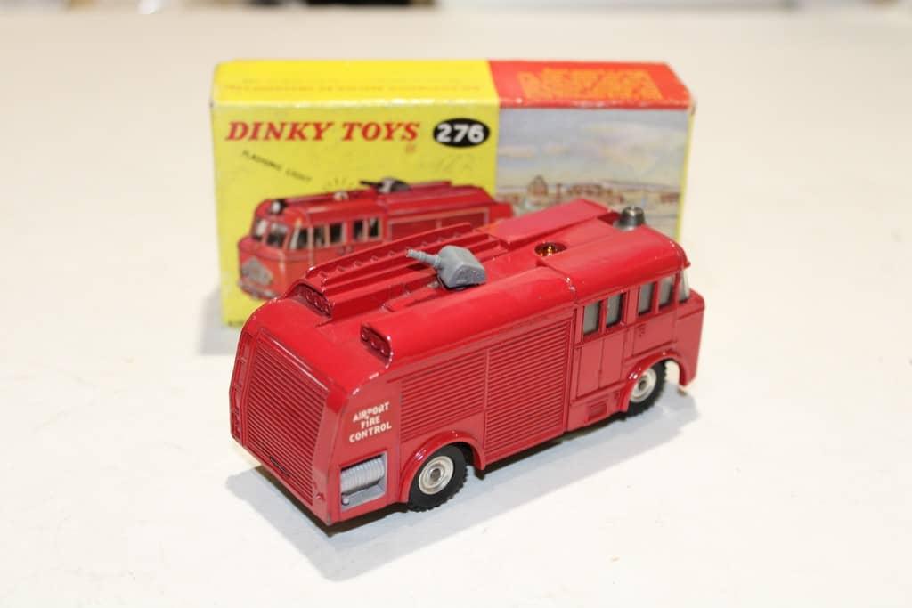 AIRPORT TENDER WITH FLASHING LIGHT DINKY 1/43°