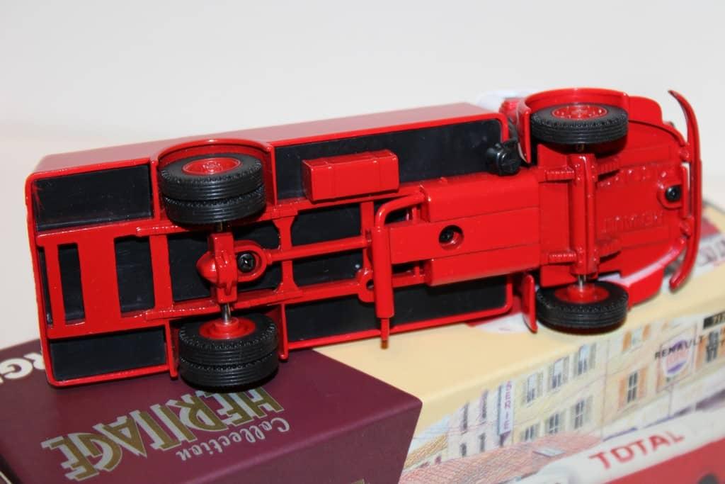 RENAULT FAINEANT CITERNE TOTAL CORGI 1/50°