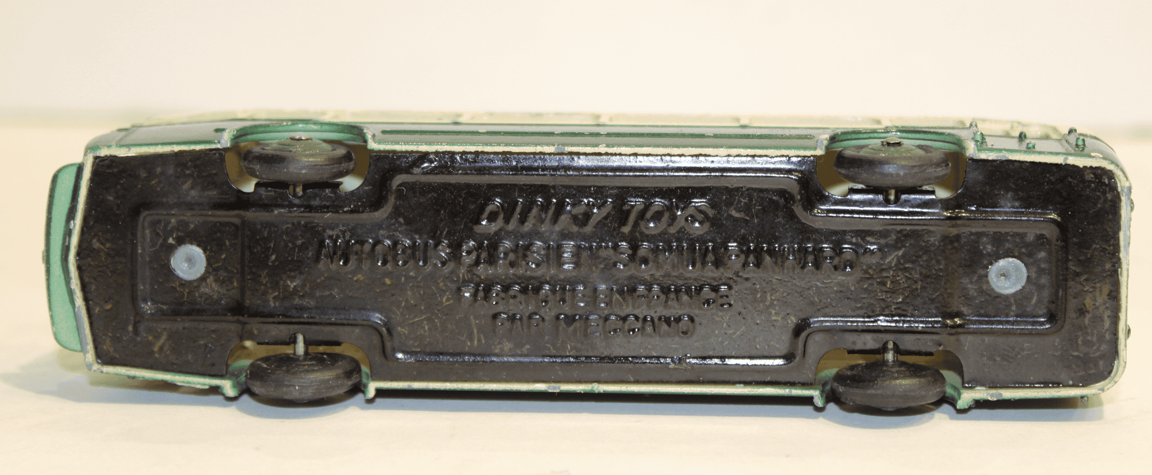 PANHARD BUS PARISIEN  DINKY TOYS 1/50
