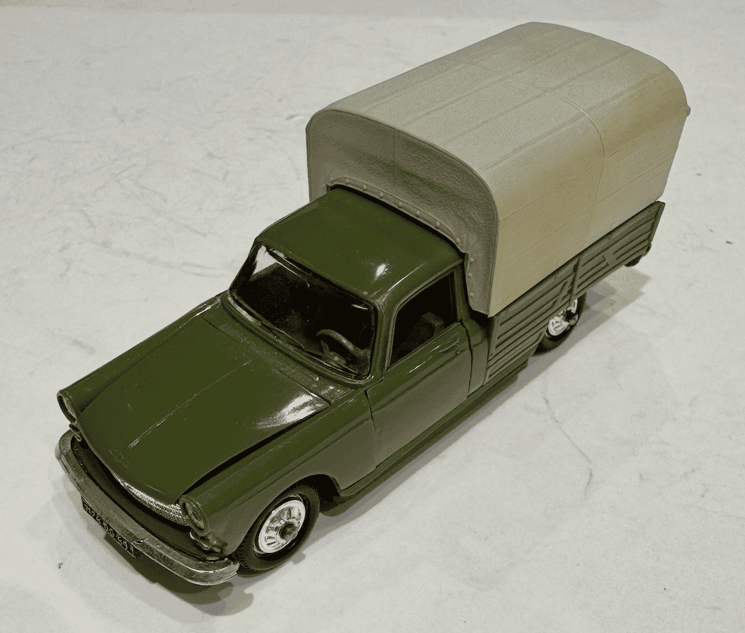 PEUGEOT 404  CAMIONET VERT NOREV 1/43