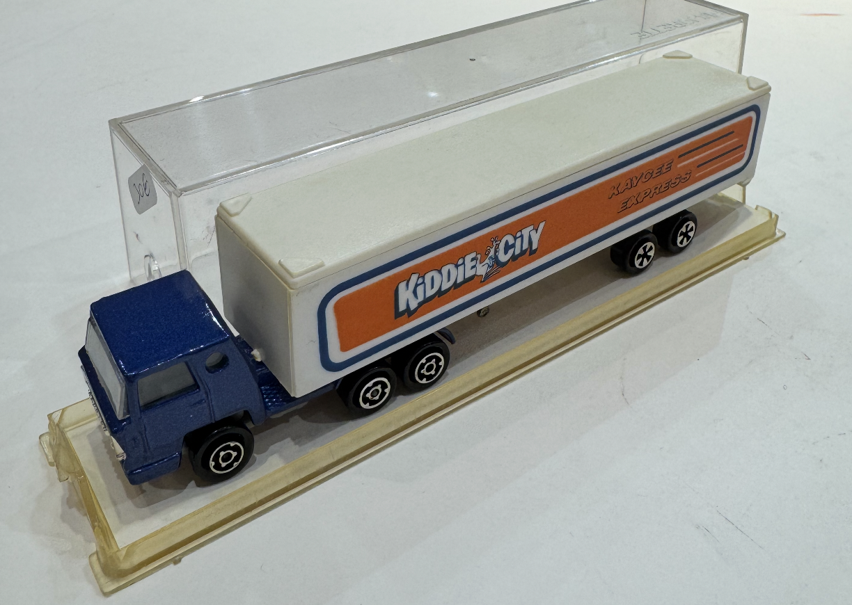 BERNARD CAMION SEMI REMORQUE  MAJORETTE 1/64