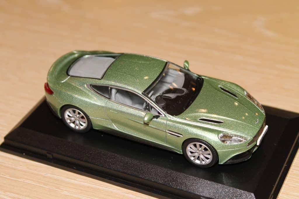 ASTON MARTIN VANQUISH 2015 VERTE OXFORD 1/43°