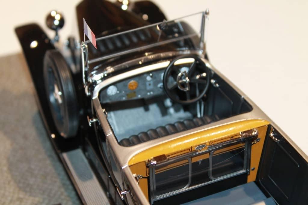RENAULT 40 CV PRESIDENTIELLE 1924 PANTHEO 1/18°