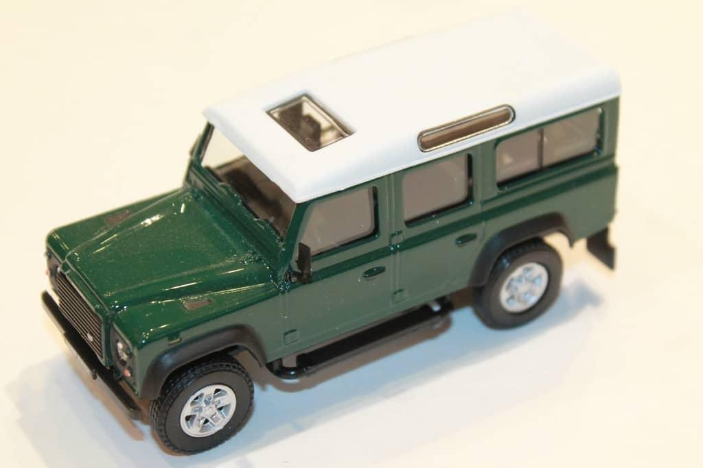 LAND ROVER DEFENDER VERT OLIEX 1/43°