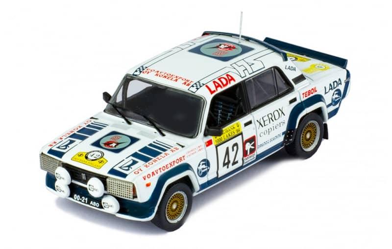 LADA 2105 VFTS N°42 1000 LACS 1984 IXO 1/43°