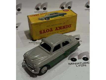VAUXHALL CRESTA SALOON DINKY TOYS  1/43