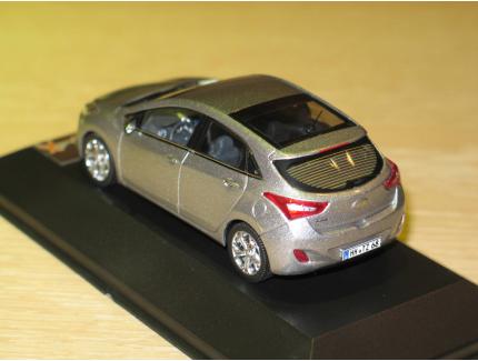 HYUNDAI I30 GRIS METAL 2012 PREMIUM X 1/43°