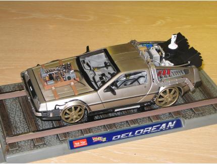 DE LOREAN BACK TO THE FUTURE PART III SUN STAR 1/18°