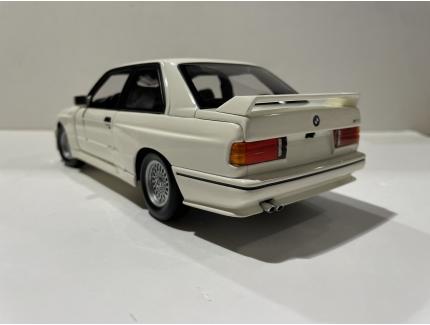 BMW M3 STREET 1987 WHITE MINICHAMPS 1/18°