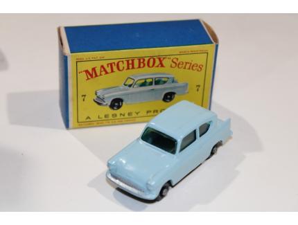 FORD ANGLIA - MATCHBOX 1/64