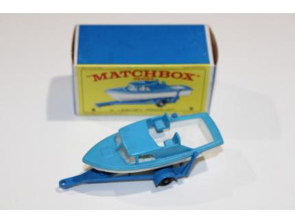 CABIN CRUISER AND TRAILER -MATCHBOX 1/64