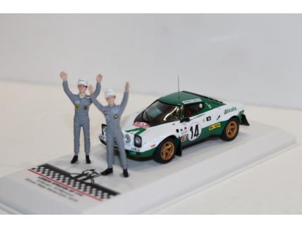 LANCIA STRATOS HF N°14 GAGNANT DU RALLY MONTECARLO 1975 AVEC FIGURINE S.MUNARI / M.MANNUCCI - IXO 1/43