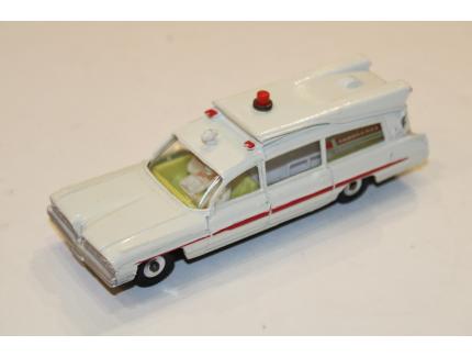 SUPERIOR CRITERION AMBULANCE 1964 DINKY TOYS 1/43°