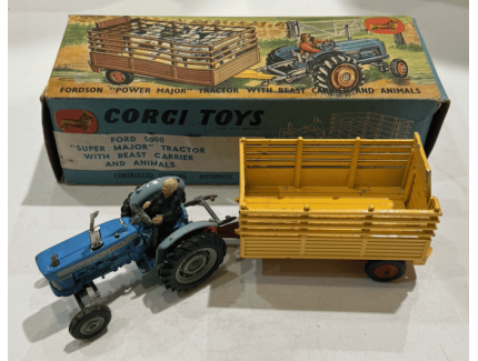 FROD 500 "SUPER MAJOR" TRACTOR WITH BEAST CARRIER AND ANIMALS CORGI TOYS  1/43