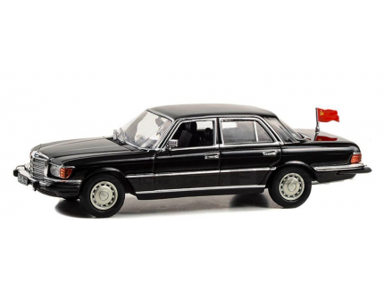 MERCEDES-BENZ 450 SEL 450 1977 - GREENLIGHT 1/43