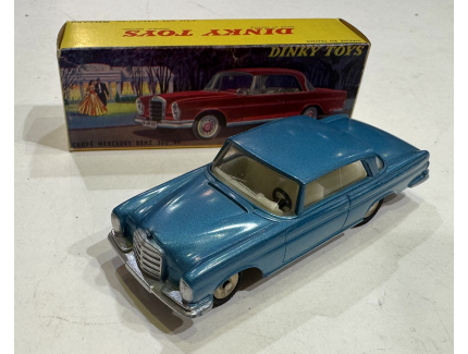 MERCEDES BENS 300 SL COUPE DINKY TOYS 1/43°