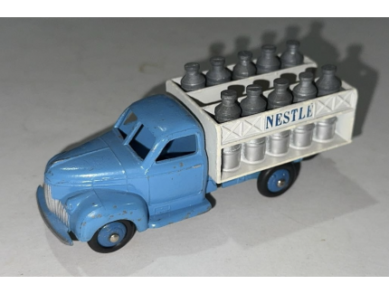 Camion laitier Studebaker Nestlé DINKY TOYS 1/43°